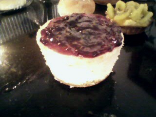 CONTAMOS CHEESCAKE DE: FRUTOS ROJOS, CHOCOLATE, LIMON, QUESO Y GALLETA OREA 